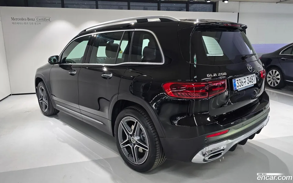 Mercedes-Benz GLB-Class GLB250 4MATIC 2025 — миниатюра 3