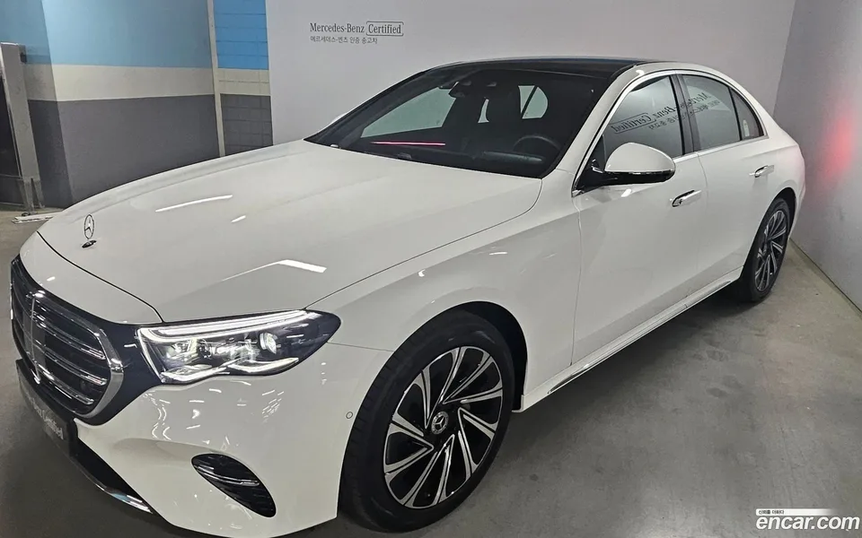 Mercedes-Benz E-Class E300 4MATIC 2025 — фото 1, купить с доставкой в Москву