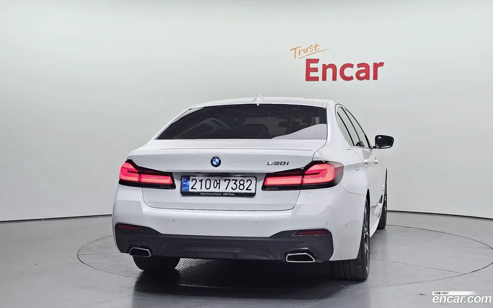 BMW 5 Series 530i M 2023 — миниатюра 4