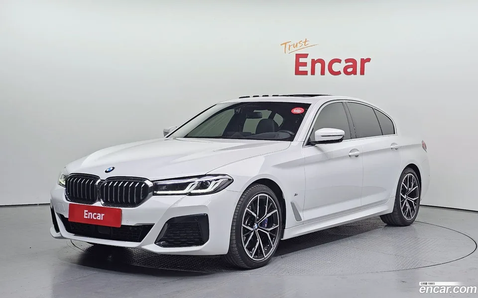 BMW 5 Series 530i M 2023 — фото 1, купить с доставкой в Москву