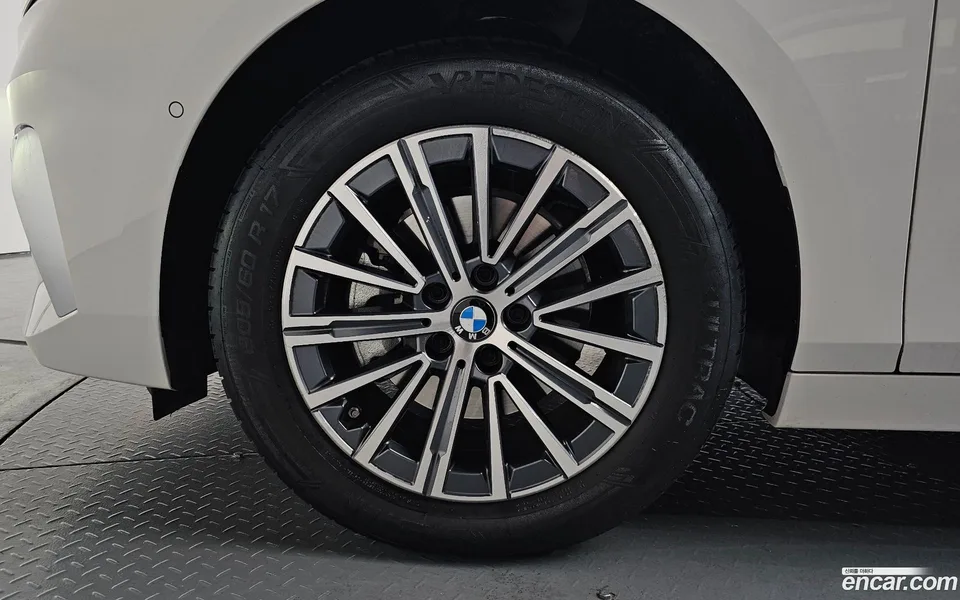 BMW 2 Series Active Tourer 220i 2023 — миниатюра 2