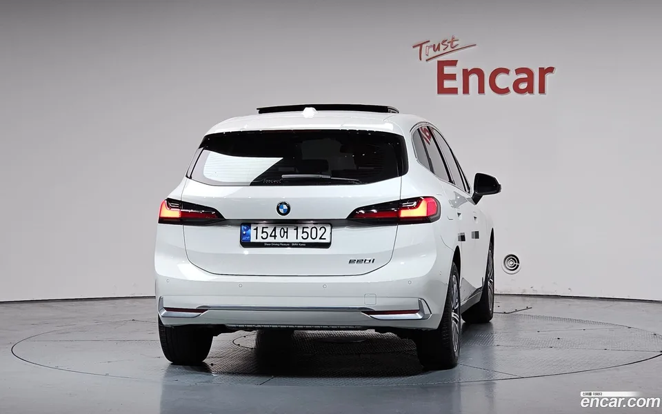 BMW 2 Series Active Tourer 220i 2023 — миниатюра 4