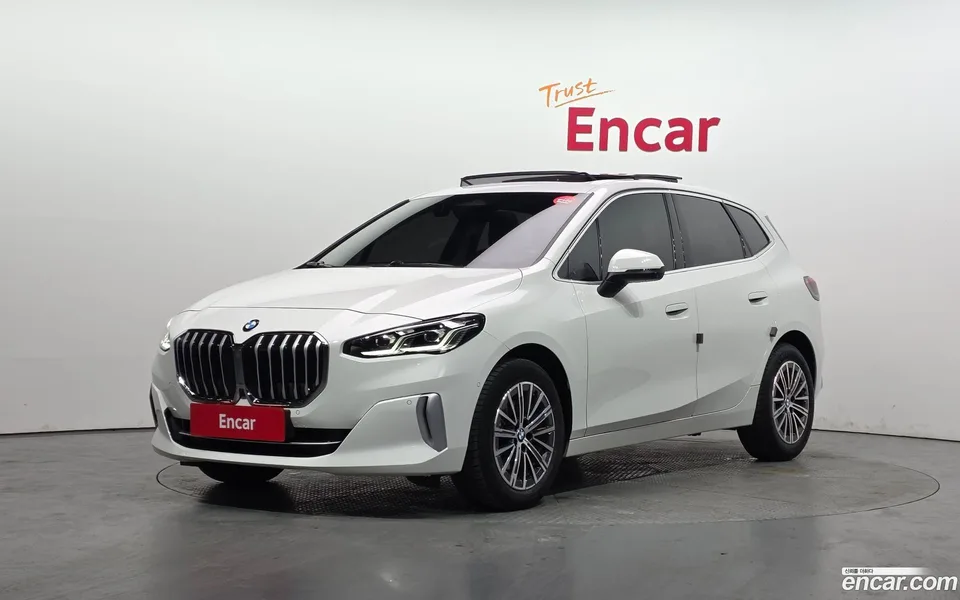 BMW 2 Series Active Tourer 220i 2023 — фото 1, купить с доставкой в Москву