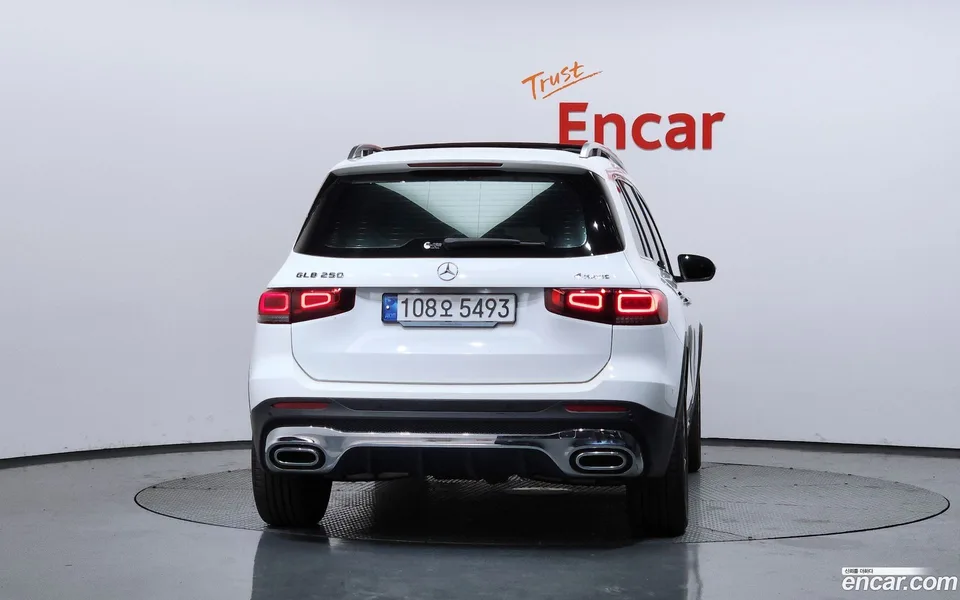 Mercedes-Benz GLB-Class GLB250 4MATIC 2023 — миниатюра 4