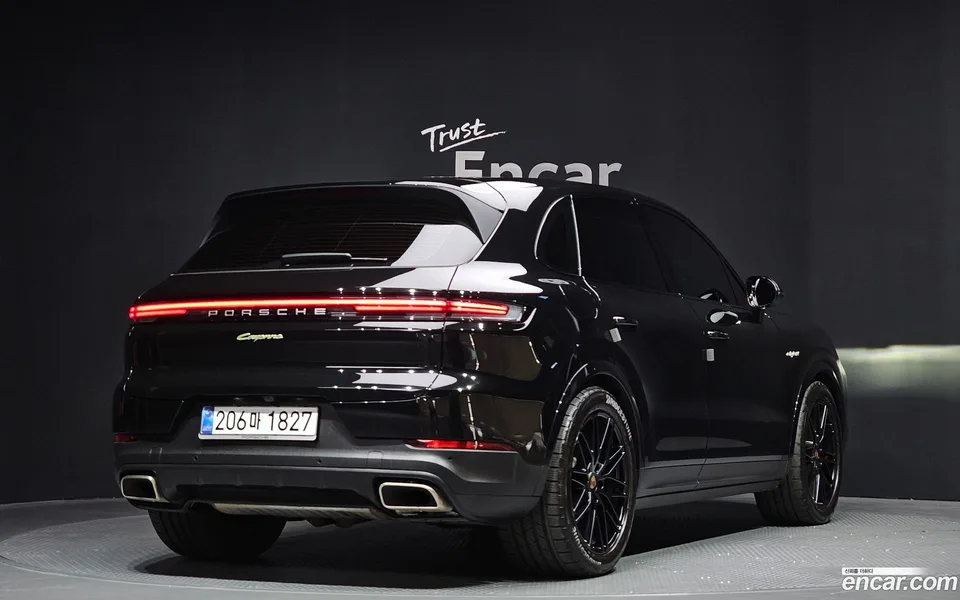 Porsche Cayenne 3.0 E- 2025 — миниатюра 2