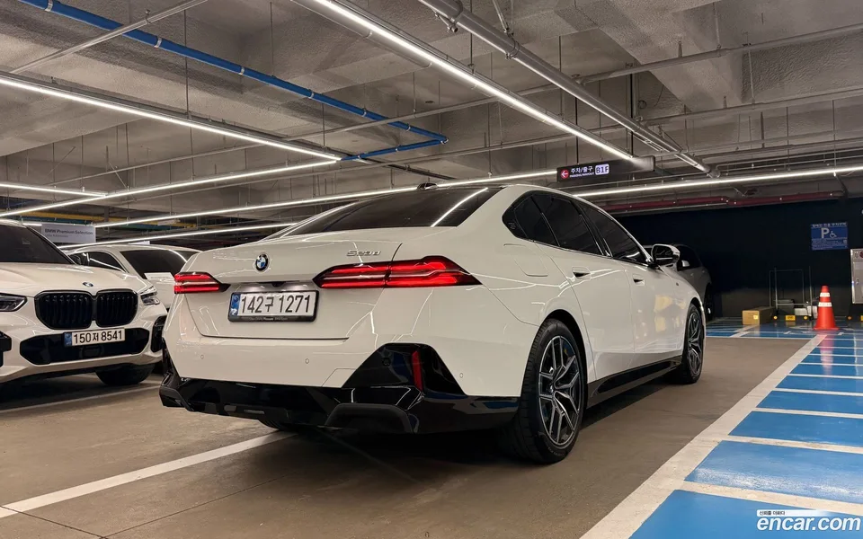 BMW 5 Series 523d M 2025 — миниатюра 2