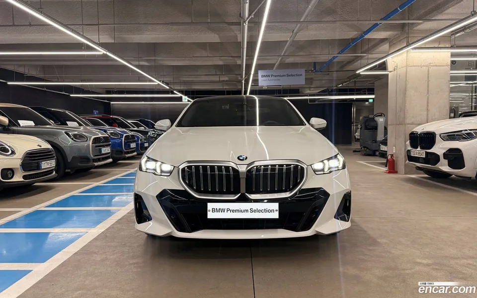 BMW 5 Series 523d M 2025 — миниатюра 3