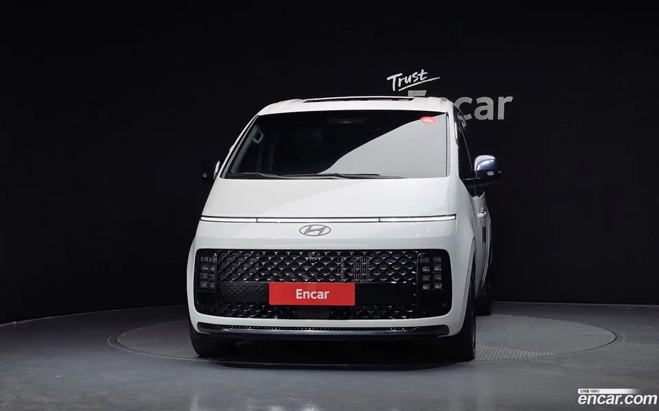 Hyundai Staria 4WD 9 2025 — миниатюра 3