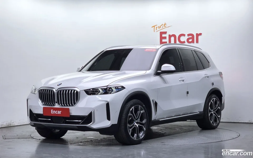 BMW X5 xDrive 40i xLine 2025 — фото 1, купить с доставкой в Москву