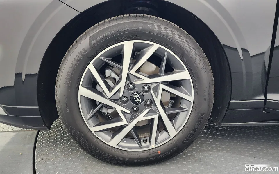 Hyundai Grandeur 2.5 2WD 2023 — миниатюра 2