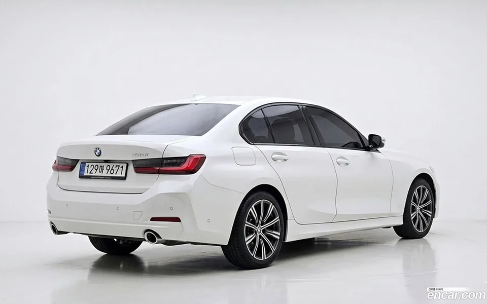 BMW 3 Series 320i 2025 — миниатюра 2