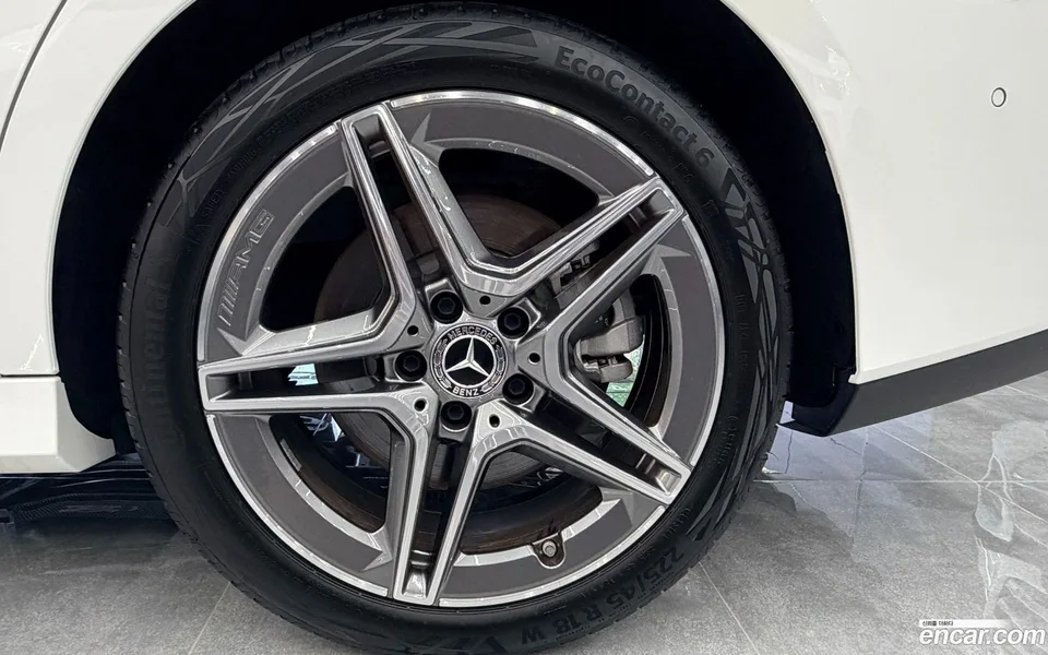 Mercedes-Benz CLA-Class CLA250 4MATIC 2025 — миниатюра 5