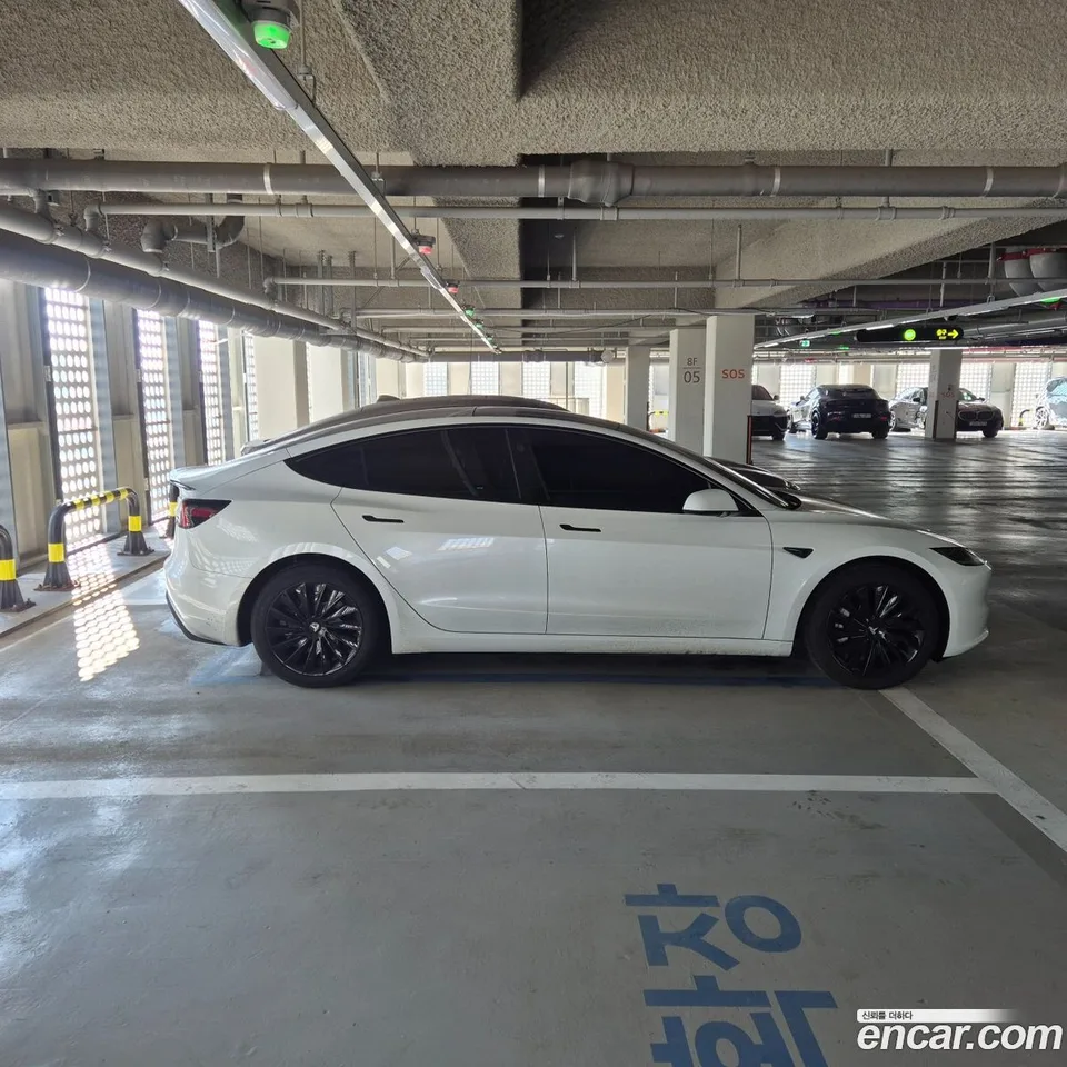 Tesla Model 3 AWD 2025 — миниатюра 2