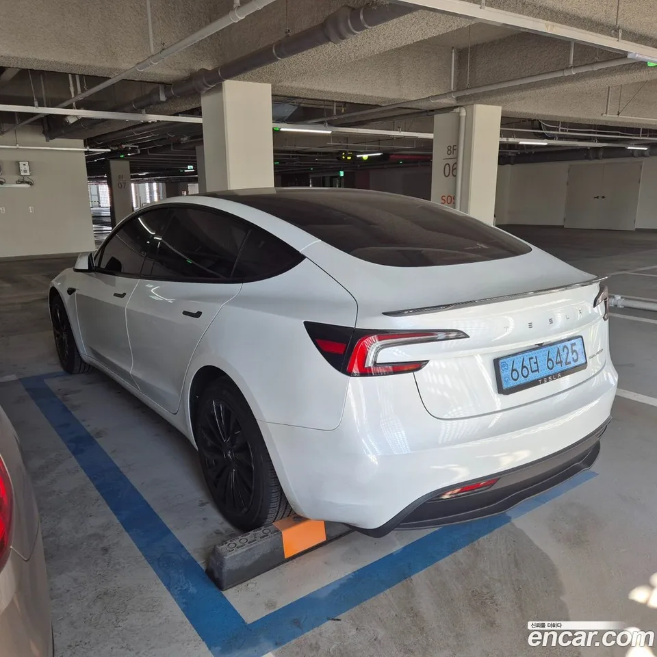Tesla Model 3 AWD 2025 — миниатюра 3