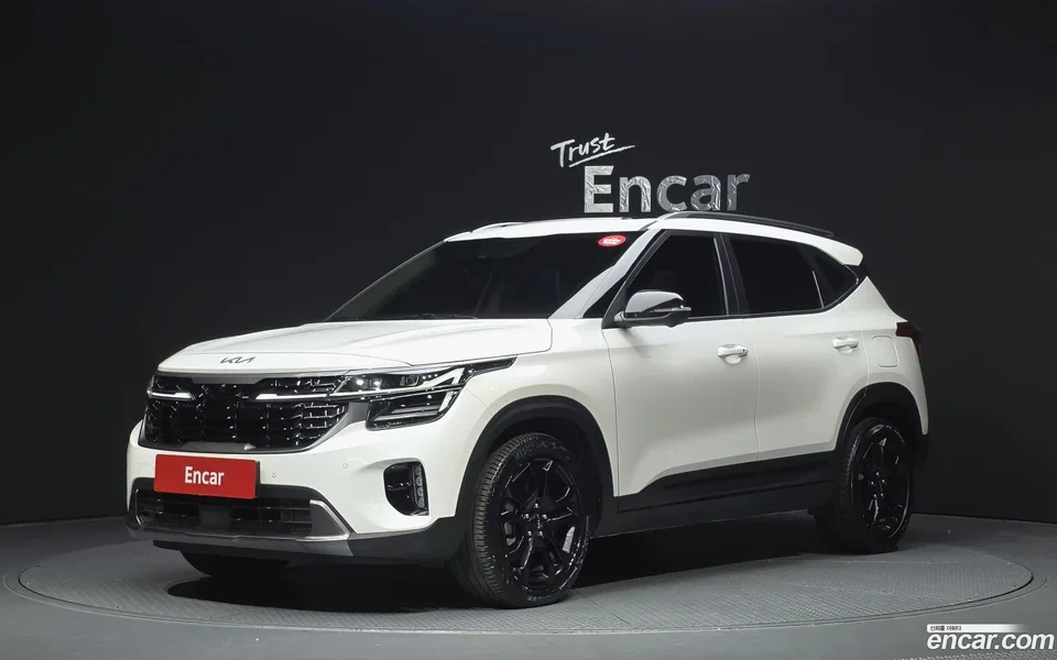 Kia Seltos 1.6 2WD 2022 — фото 1, купить с доставкой в Москву