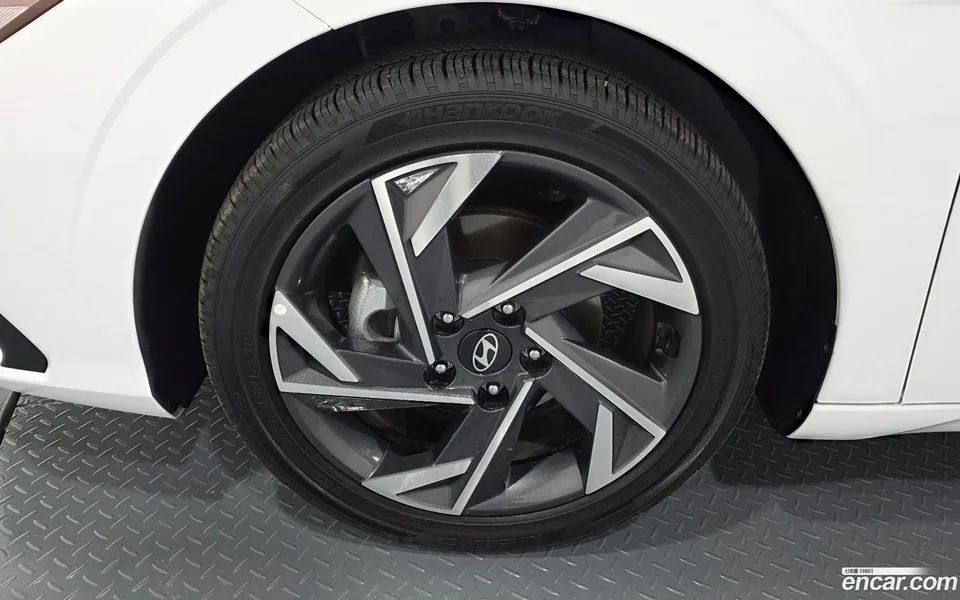 Hyundai Avante CN7 1.6 2023 — миниатюра 2