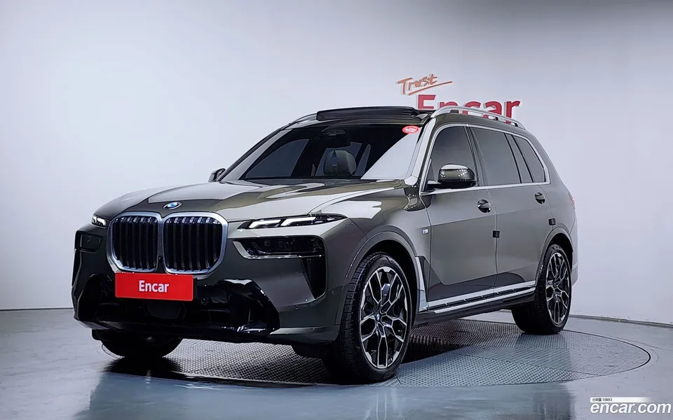 BMW X7 xDrive 40i M 6 2025 — фото 1, купить с доставкой в Москву