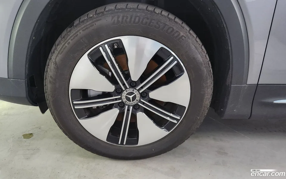 Mercedes-Benz EQB EQB300 4MATIC 2023 — thumbnail 5