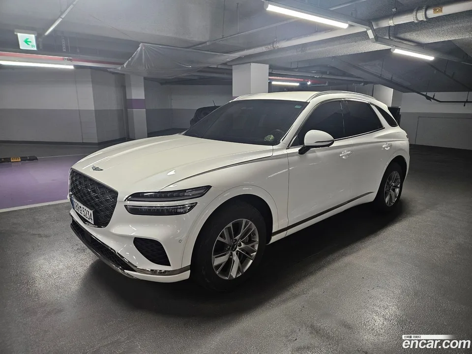 Genesis GV70 2.5T 2WD 2025 — фото 1, купить с доставкой в Москву