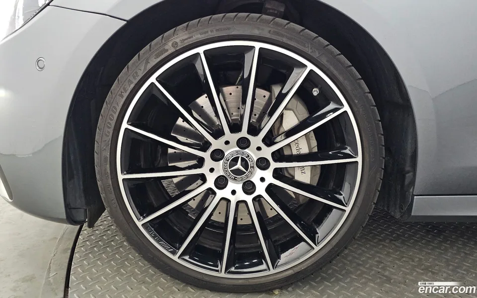 Mercedes-Benz E-Class E350 4MATIC AMG Line 2023 — миниатюра 5