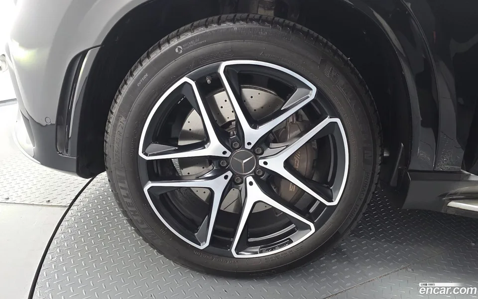 Mercedes-Benz GLE-Class AMG GLE53 4MATIC+ 2023 — миниатюра 2