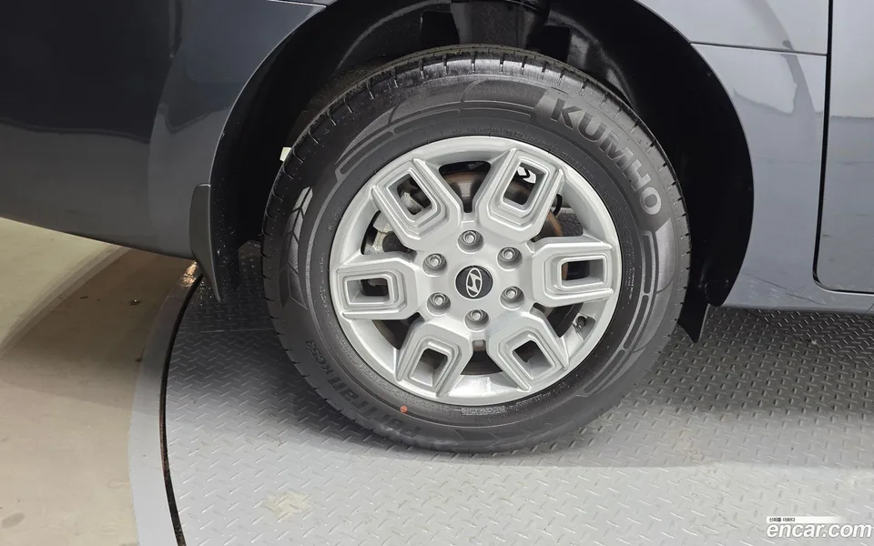 Hyundai Staria 3 2024 — миниатюра 2