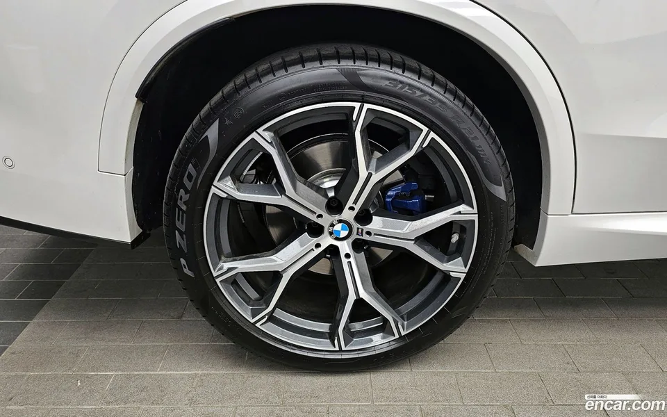 BMW X5 xDrive 40i M 2025 — миниатюра 2