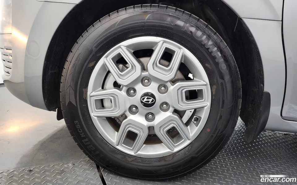 Hyundai Staria HEV 1.6 5 2025 — миниатюра 5