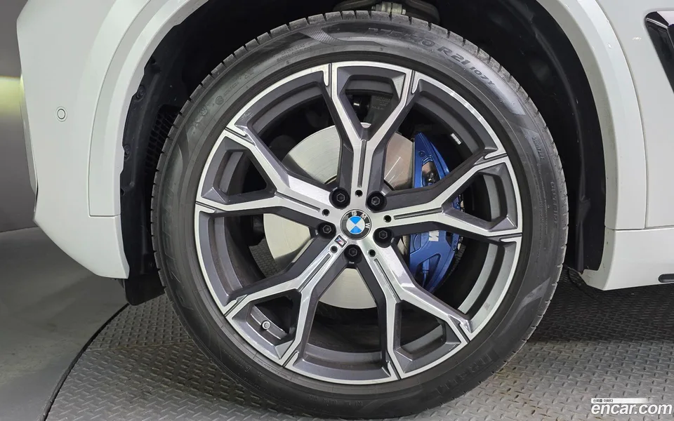 BMW X5 xDrive 40i M 2025 — миниатюра 2