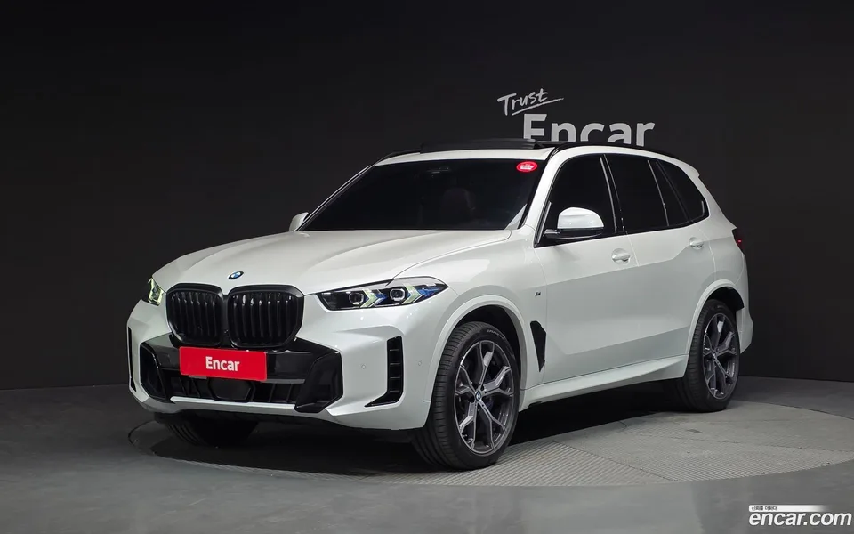 BMW X5 xDrive 40i M 2025 — фото 1, купить с доставкой в Москву