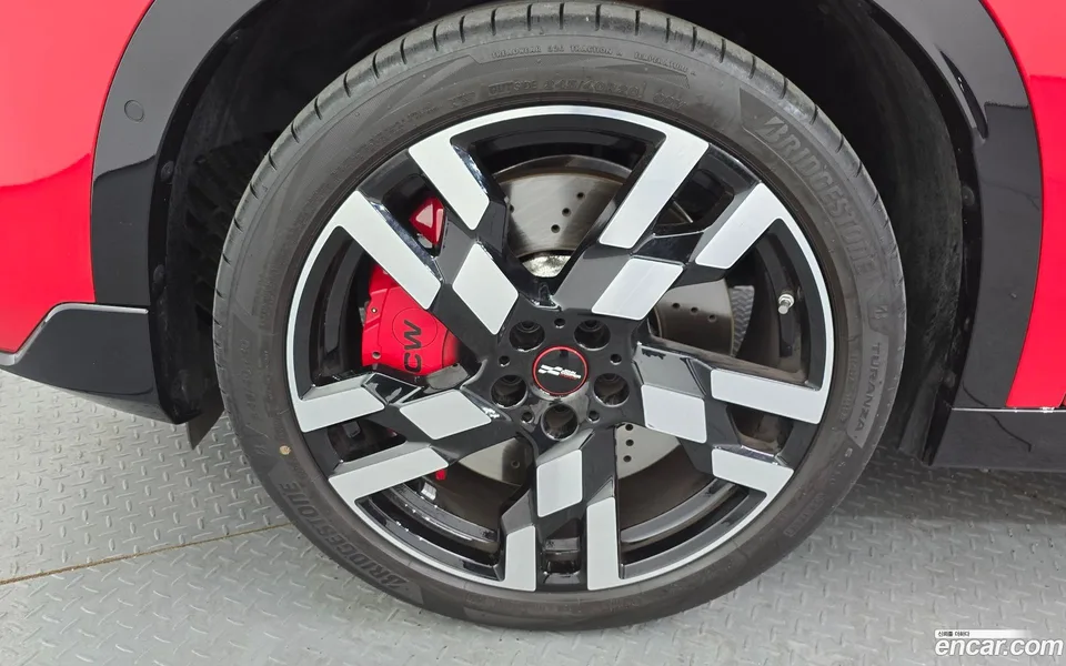 MINI Cooper S Countryman ALL4 JCW 2025 — миниатюра 2