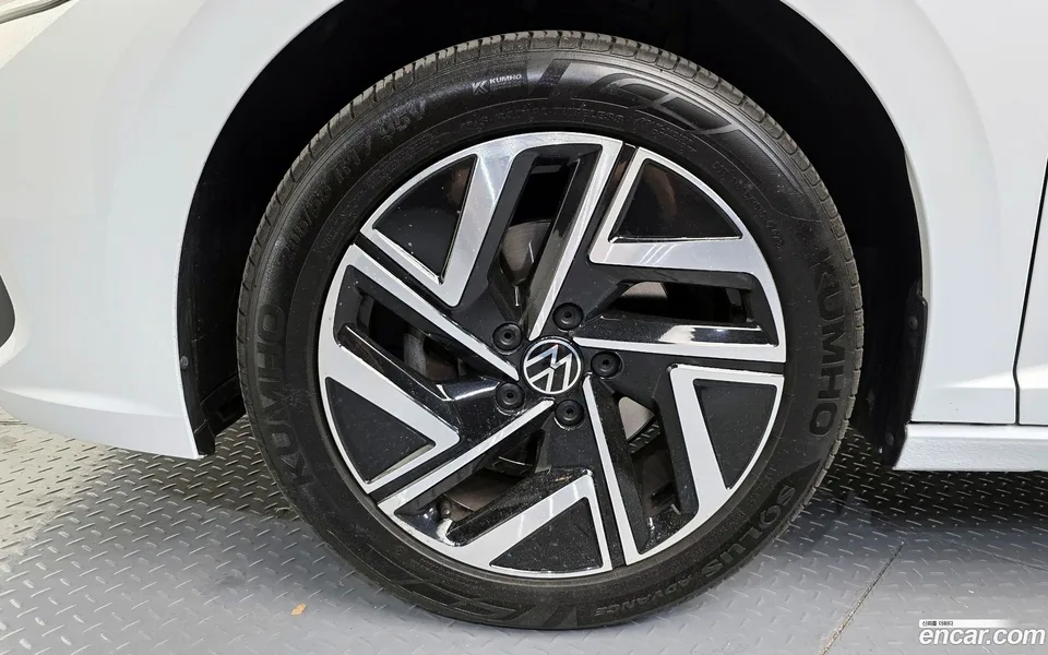 Volkswagen Jetta 1.5 TSI 2023 — миниатюра 5