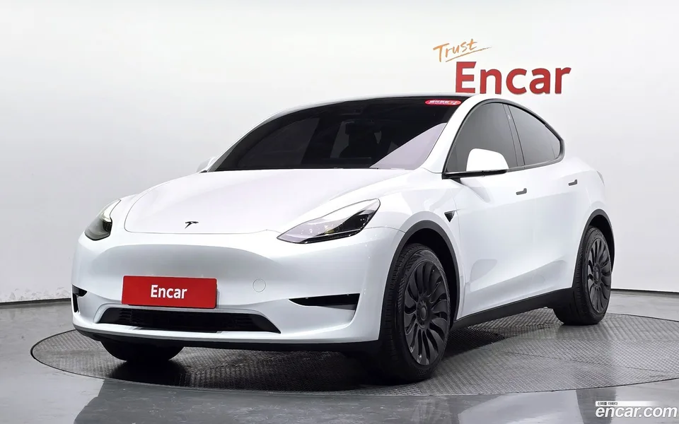 Tesla Model Y RWD 2024 — фото 1, купить с доставкой в Москву