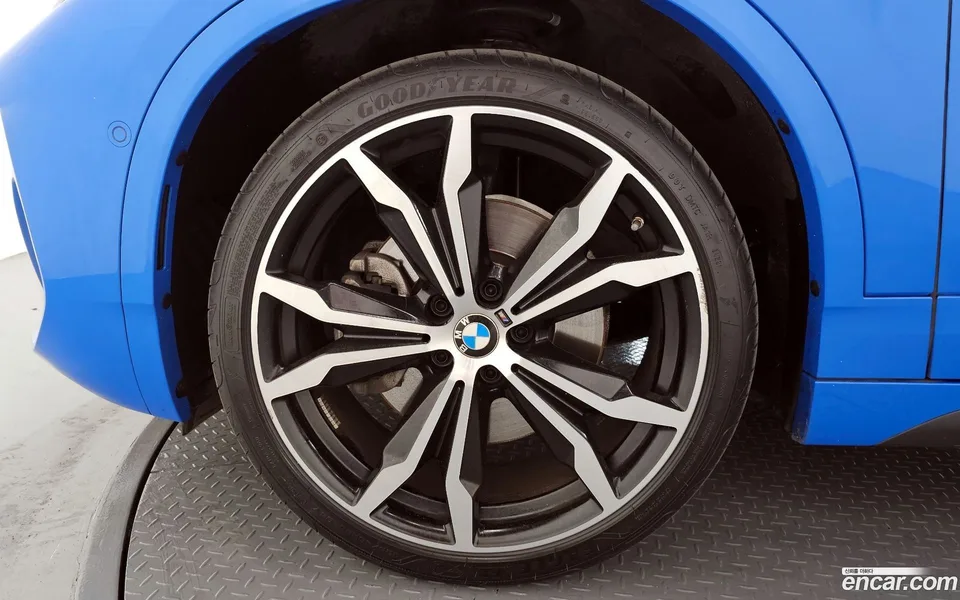 BMW X2 xDrive20i M 2022 — миниатюра 2