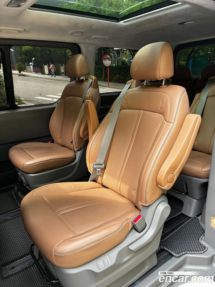 Hyundai Staria 9 2025 — миниатюра 4