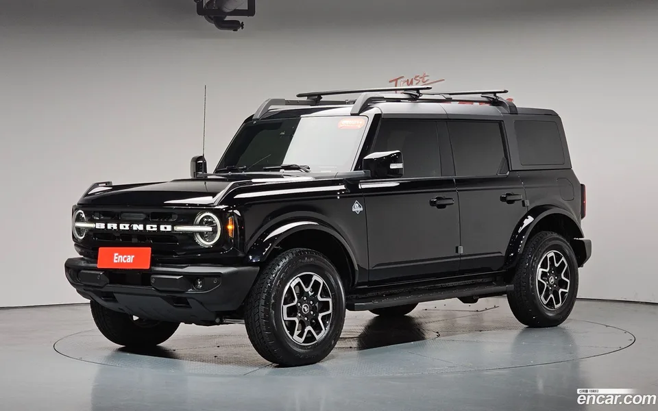 Ford Bronco 2.7 2023 — фото 1, купить с доставкой в Москву