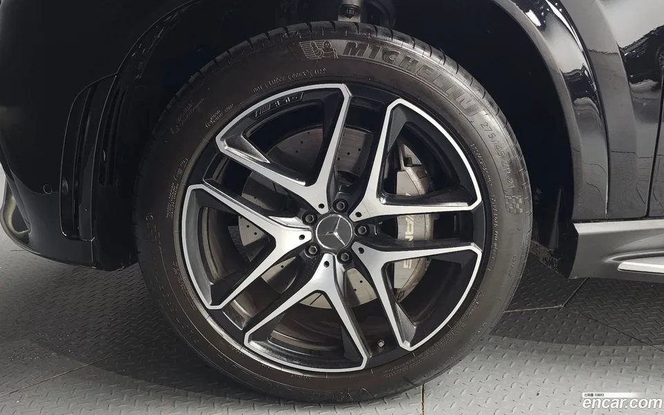 Mercedes-Benz GLE-Class AMG GLE53 4MATIC+ 2023 — миниатюра 2