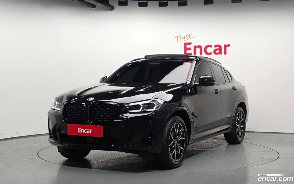 BMW X4 xDrive20i M 2022 — фото 1, купить с доставкой в Москву