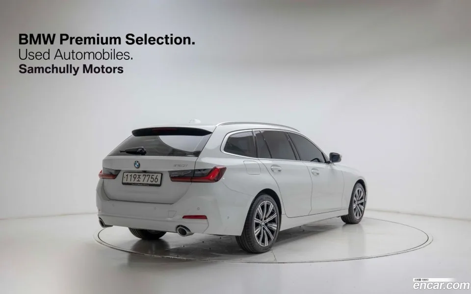 BMW 3 Series 320i 2025 — thumbnail 4
