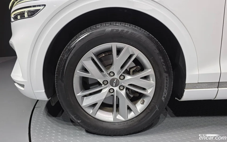 Genesis GV70 2.5T 2WD 2022 — миниатюра 2