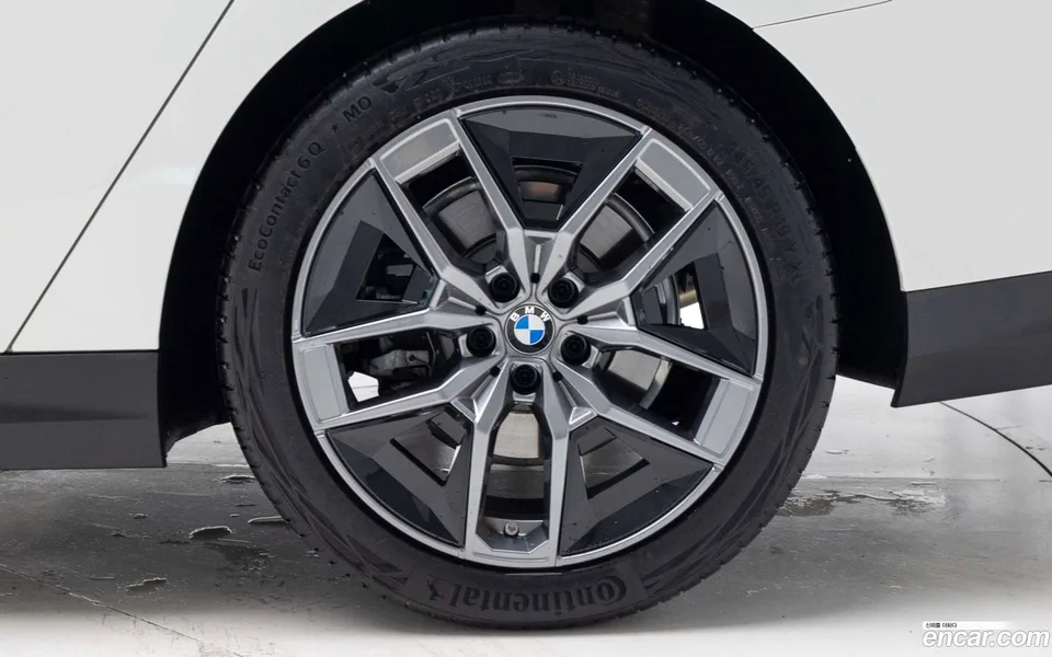 BMW 5 Series 530i xDrive 2025 — миниатюра 2