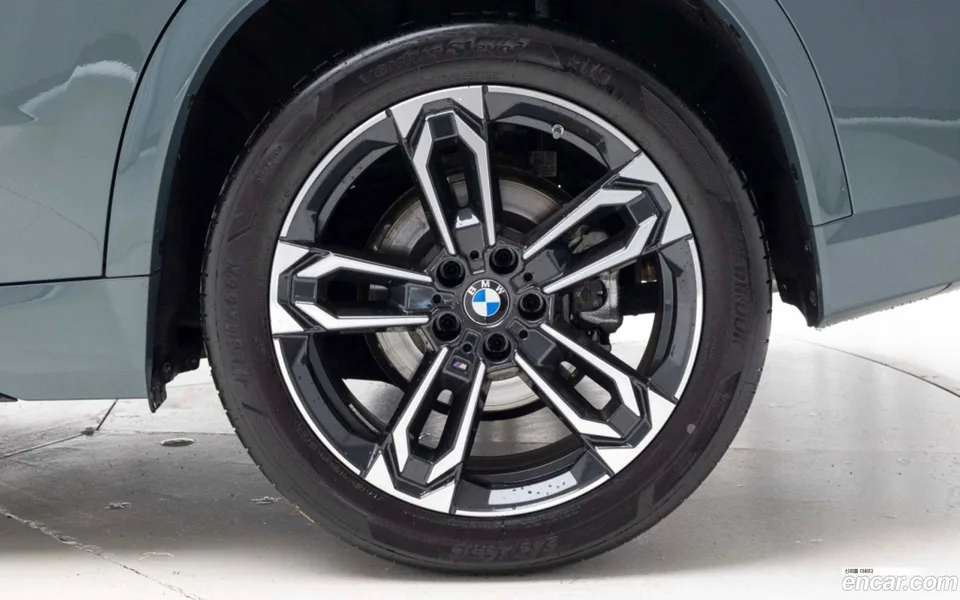 BMW X1 xDrive 20i M 2025 — миниатюра 2