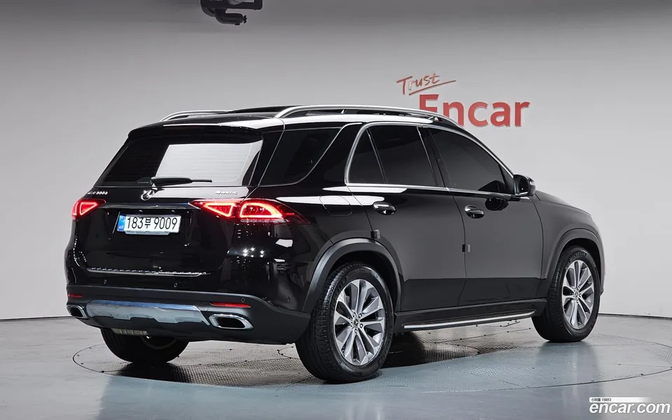 Mercedes-Benz GLE-Class GLE300d 4MATIC 2023 — миниатюра 2