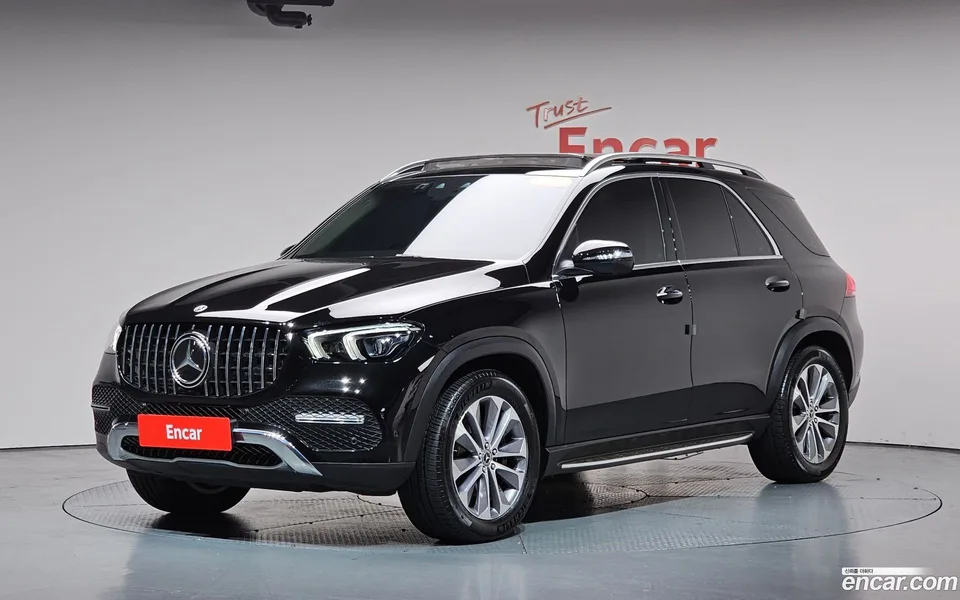 Mercedes-Benz GLE-Class GLE300d 4MATIC 2023 — фото 1, купить с доставкой в Москву