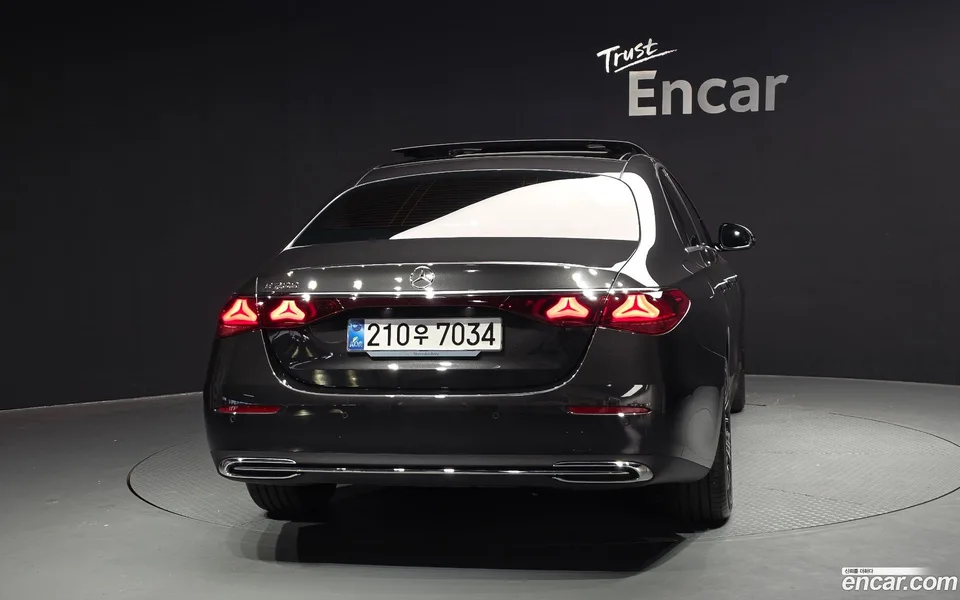 Mercedes-Benz E-Class E200 2025 — миниатюра 4