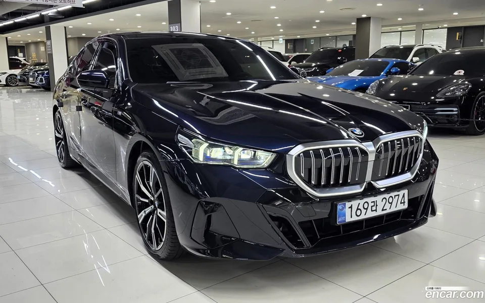 BMW 5 Series 530i xDrive M 2024 — миниатюра 3