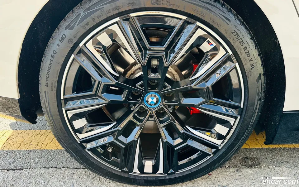 BMW i5 M60 xDrive 2024 — thumbnail 2