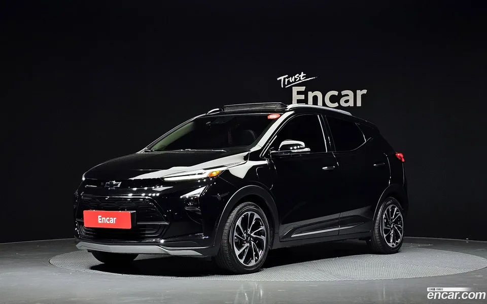 Chevrolet Bolt EUV 2023 — фото 1, купить с доставкой в Москву