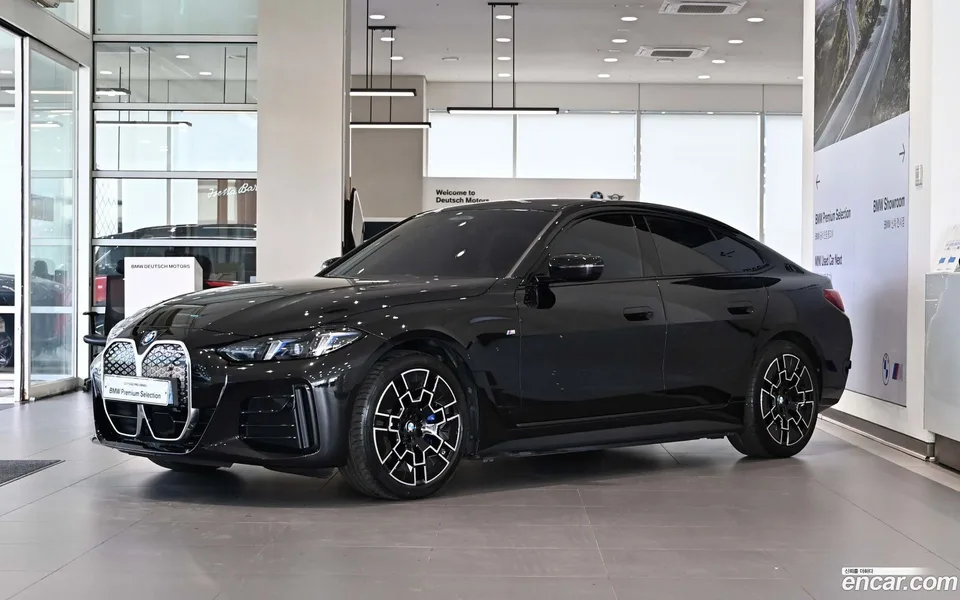 BMW i4 eDrive40 M 2025 — фото 1, купить с доставкой в Москву