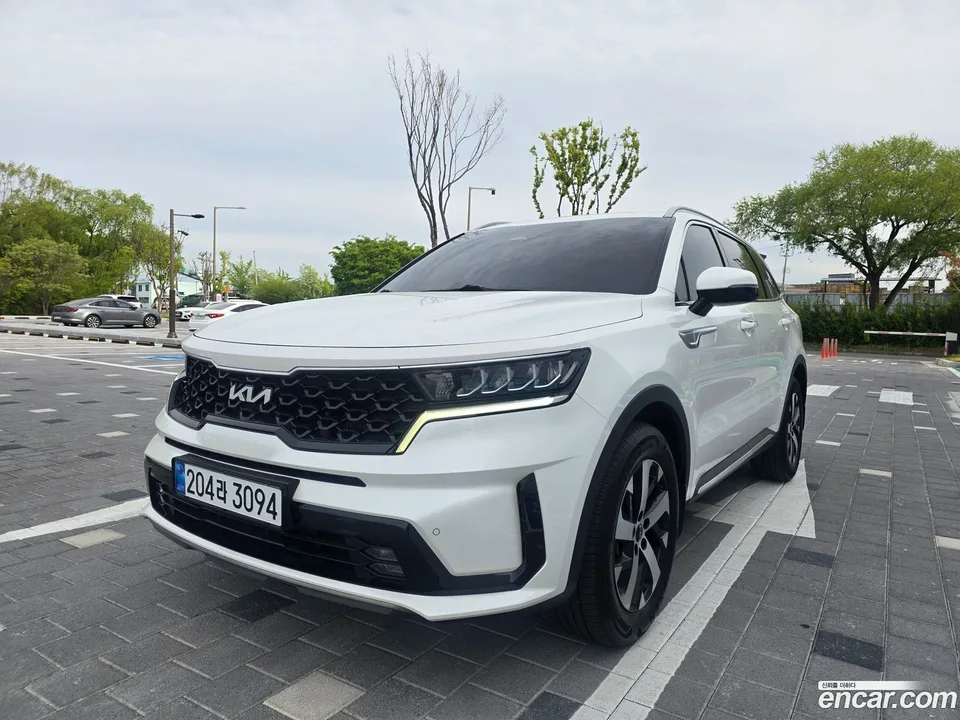 Kia Sorento 2.5T 2WD 2022 — фото 1, купить с доставкой в Москву